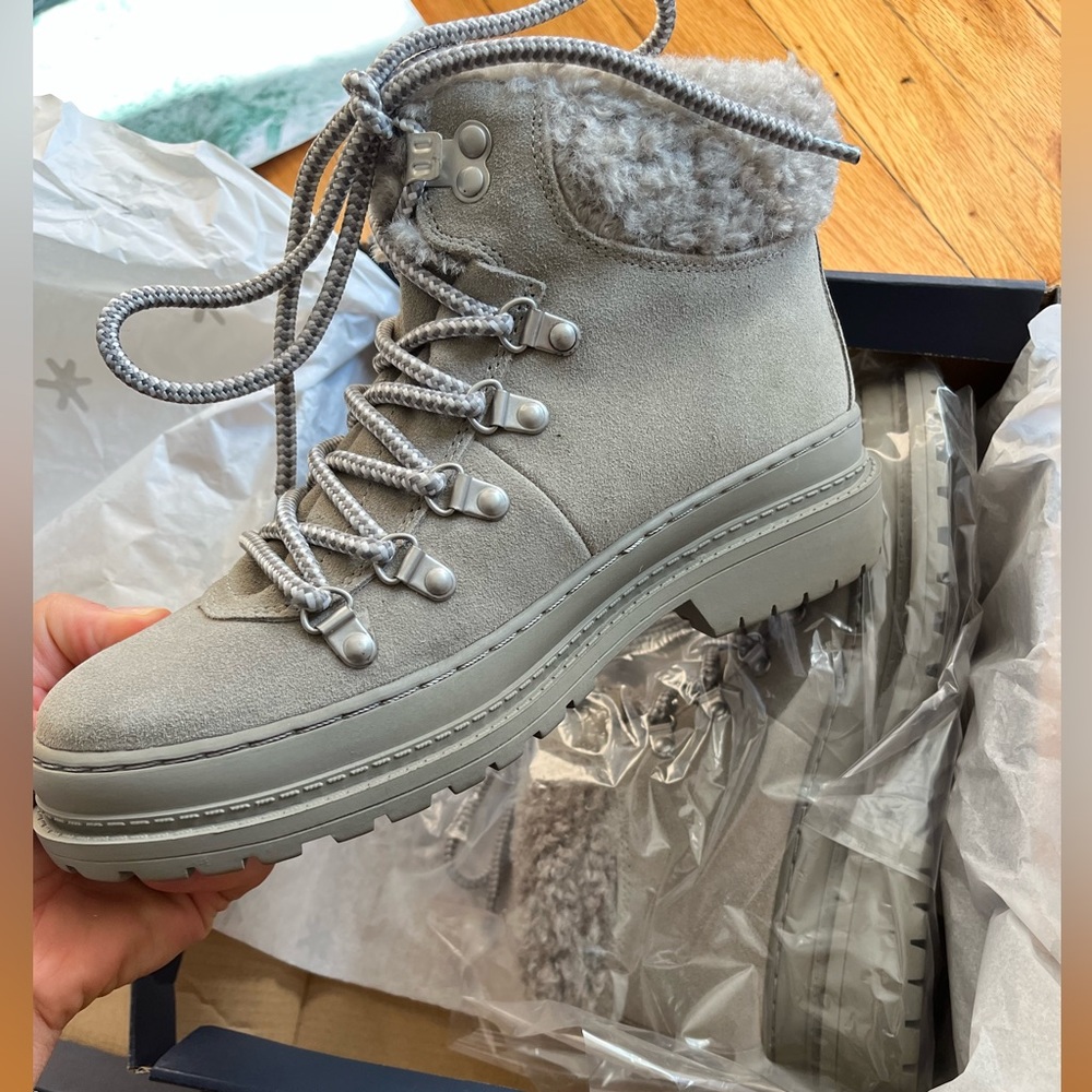 NIB NWT Splendid Yvette Faux Fur-Lined Suede Winter Lace Up Ankle Boots in Stone